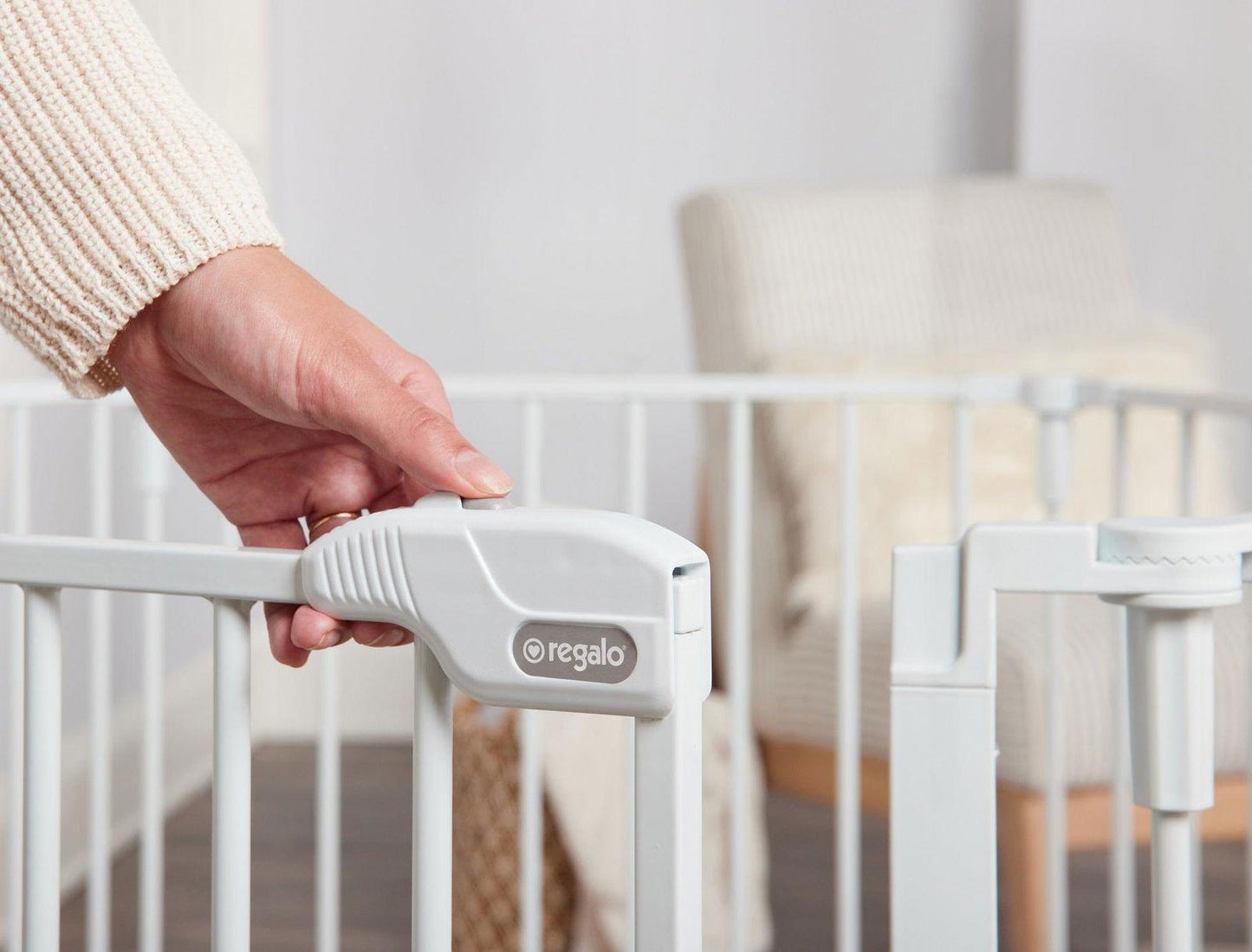 Regalo Super Wide Baby Gate - EZ Does It